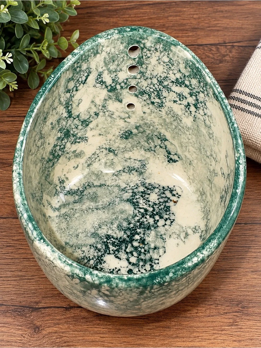 Amazon Green and Cream Marbleized Ceramic Tool